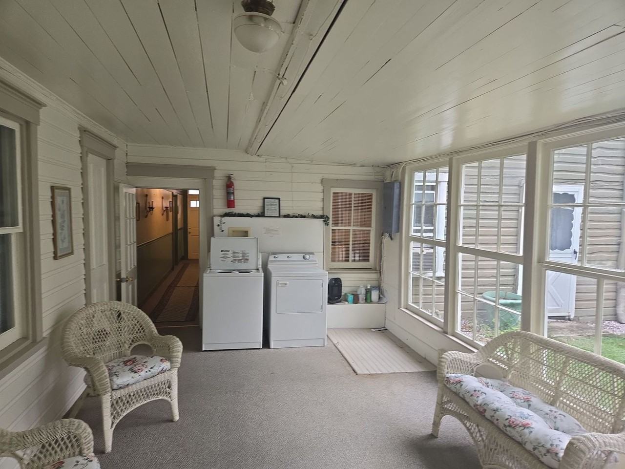 106 S Main St - Photo 7 of 8