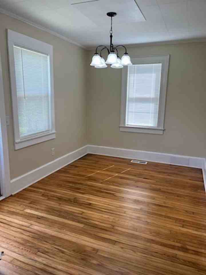 130 Kenwood Ave - Photo 5 of 14