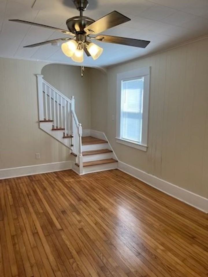 130 Kenwood Ave - Photo 6 of 14