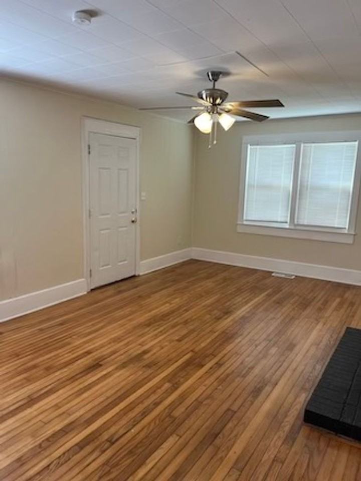 130 Kenwood Ave - Photo 7 of 14