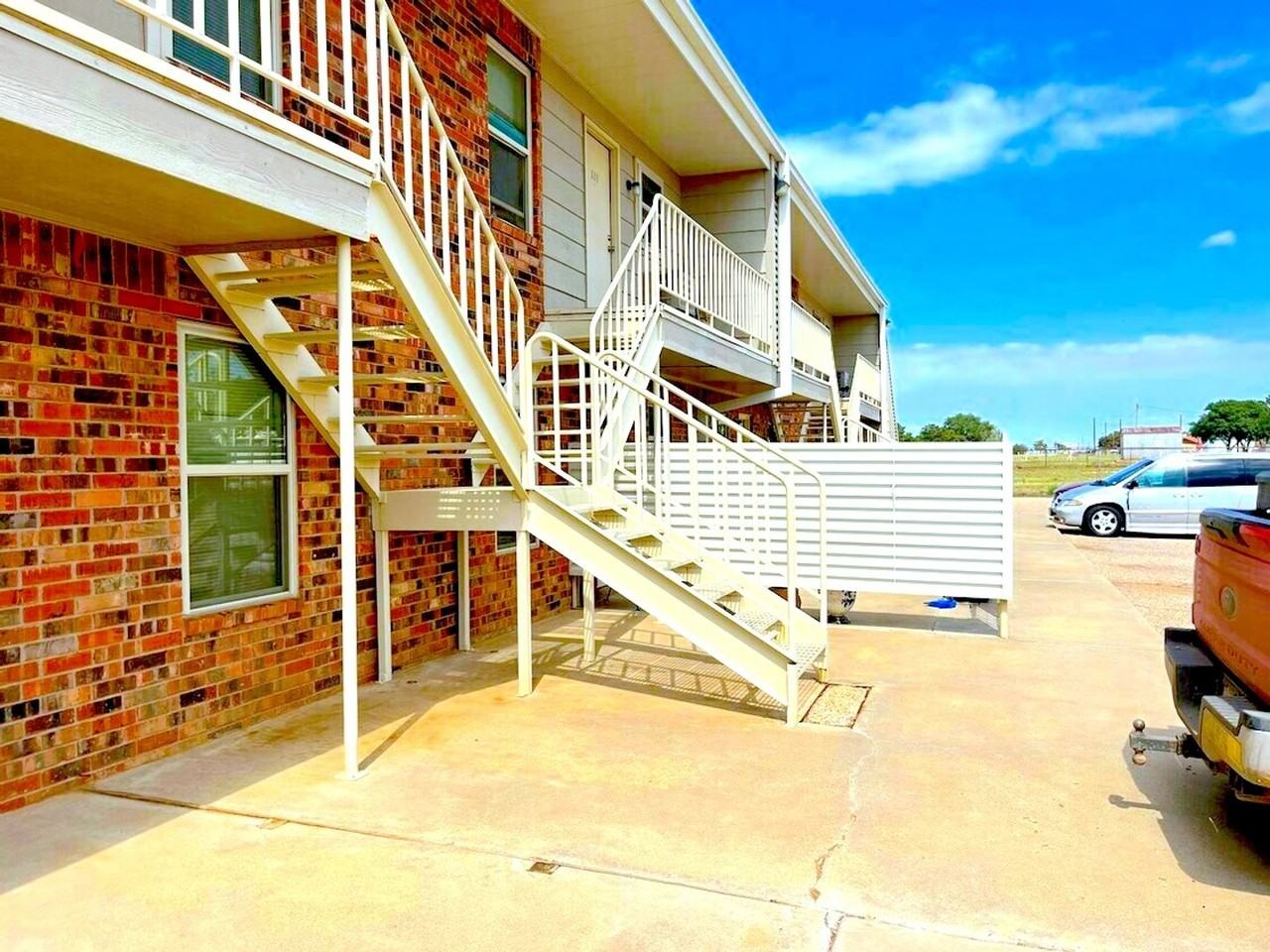 Sundown Apts - Photo 5 of 27