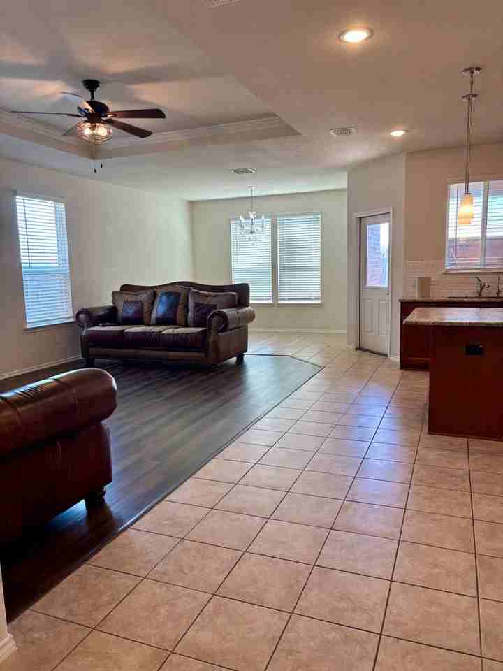 840 Lemongrass Ct - Photo 4 of 18