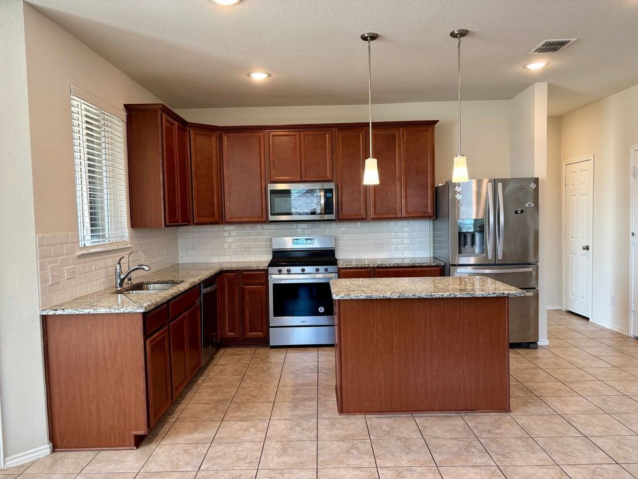 840 Lemongrass Ct - Photo 6 of 18