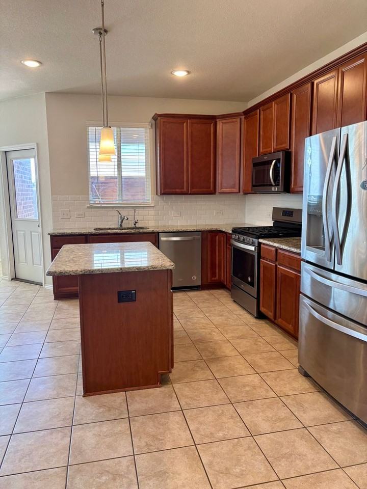 840 Lemongrass Ct - Photo 7 of 18