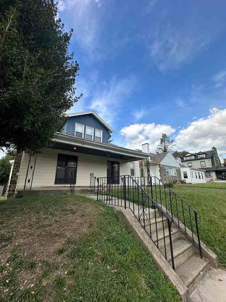 144 Summit Ave - Photo 2 of 43