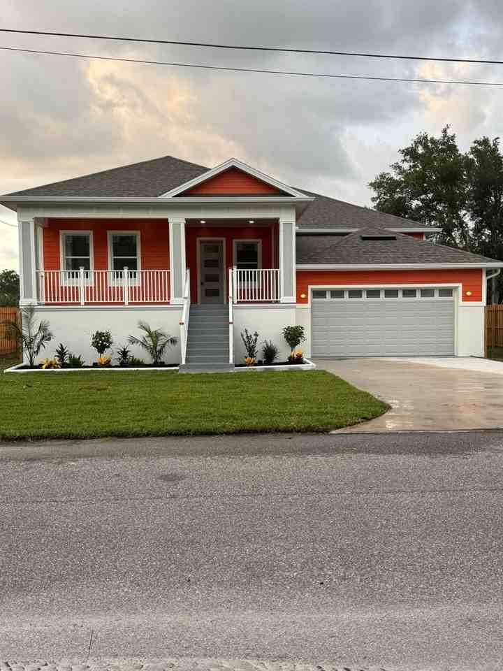 8605 Inwood Dr - Photo 3 of 31