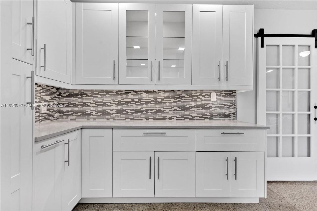 174 174 NE 211 1, - Photo 2 of 15