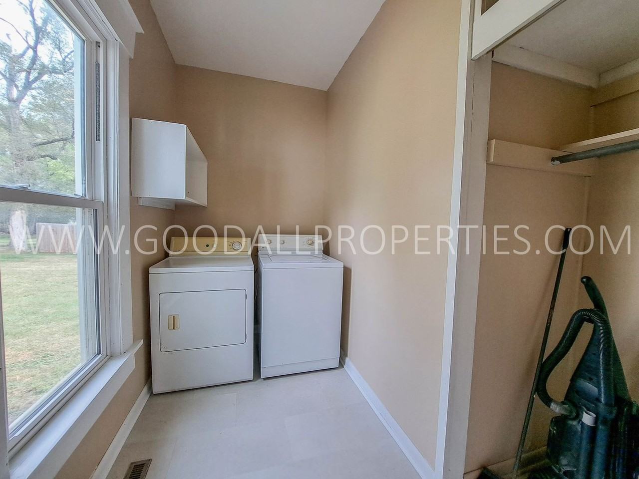 201 Locust St - Photo 7 of 15