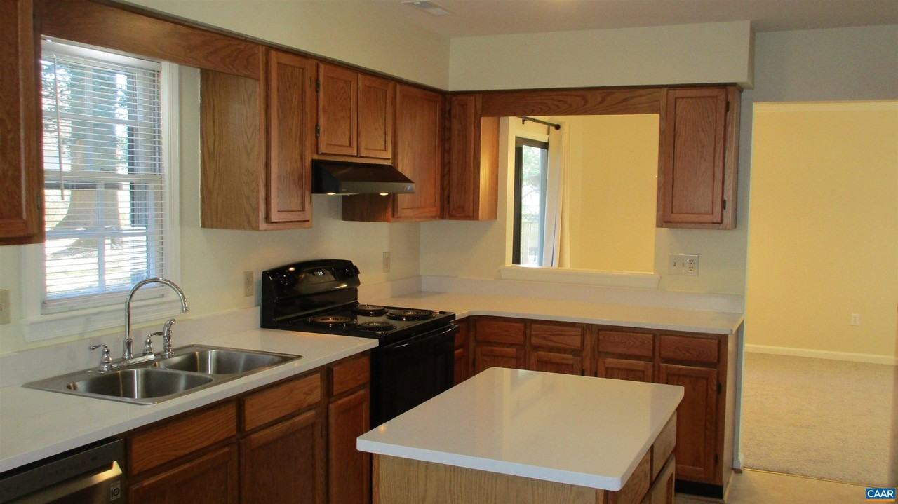 1675 Ravens Pl - Photo 5 of 19