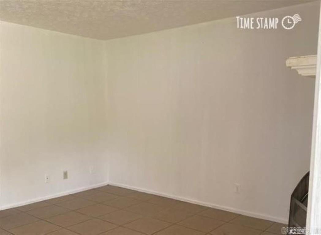 109 N Park St - Photo 3 of 12