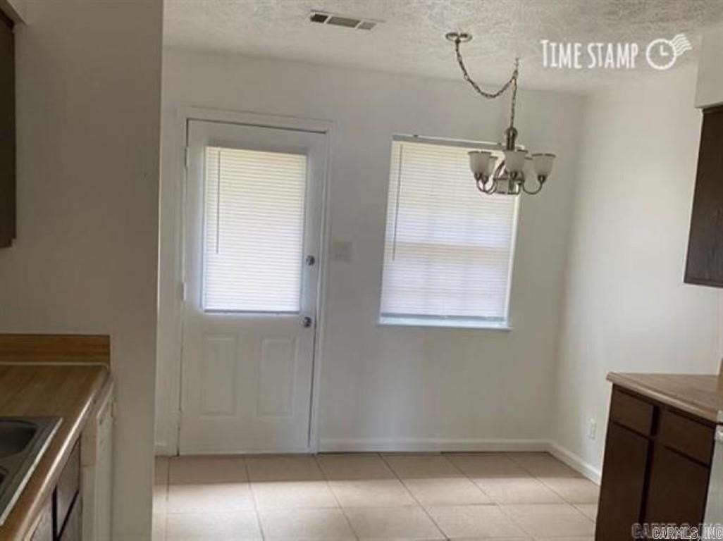 109 N Park St - Photo 5 of 12