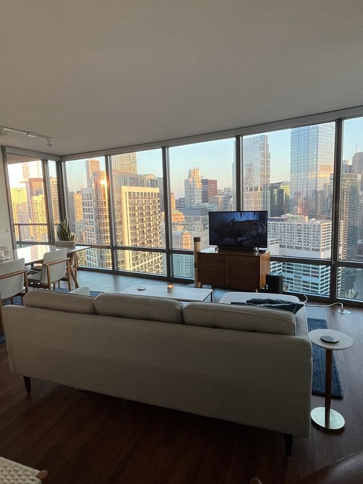 520 N Kingsbury St #4407 - Photo 2 of 15