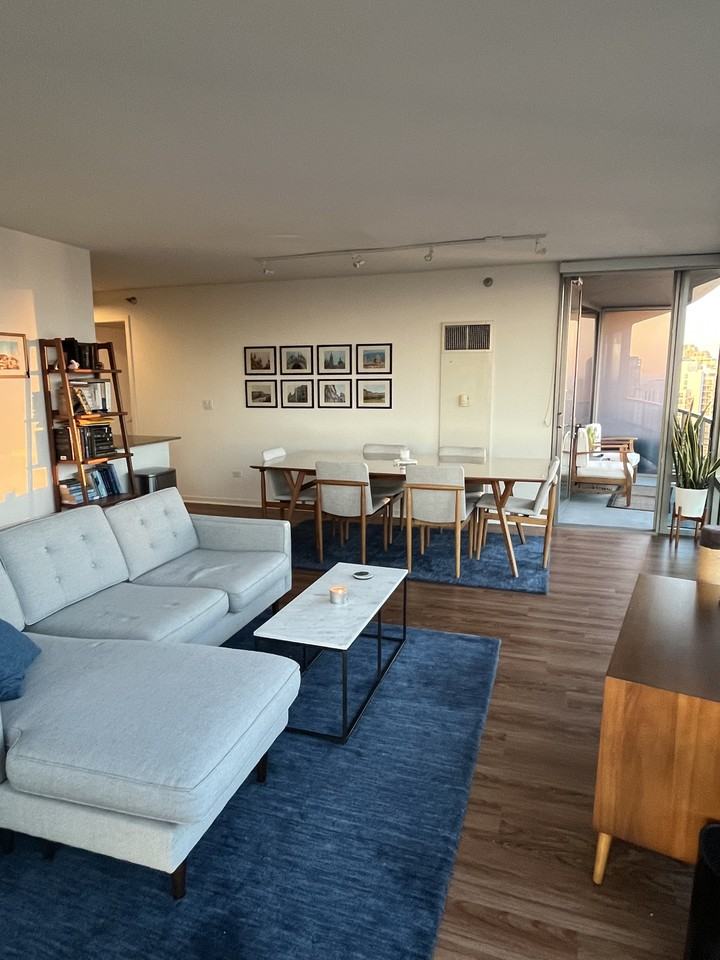 520 N Kingsbury St #4407 - Photo 3 of 15