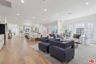 916 S Rimpau Blvd - Photo 1 of 1
