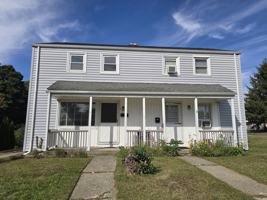 featured image of 1 Murray Ave