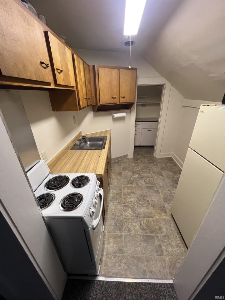 1214 Delaware Ave - Photo 2 of 6