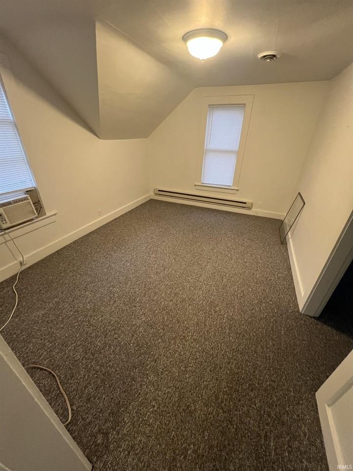 1214 Delaware Ave - Photo 5 of 6