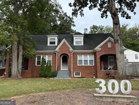 300 Forrest Ave #B - Photo 1 of 1