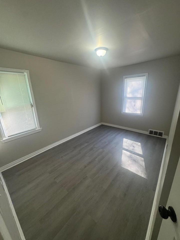 8442 Auburn Street - Photo 5 of 8