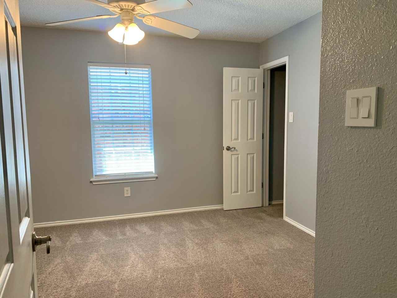 8904 Elgin Ave - Photo 7 of 20