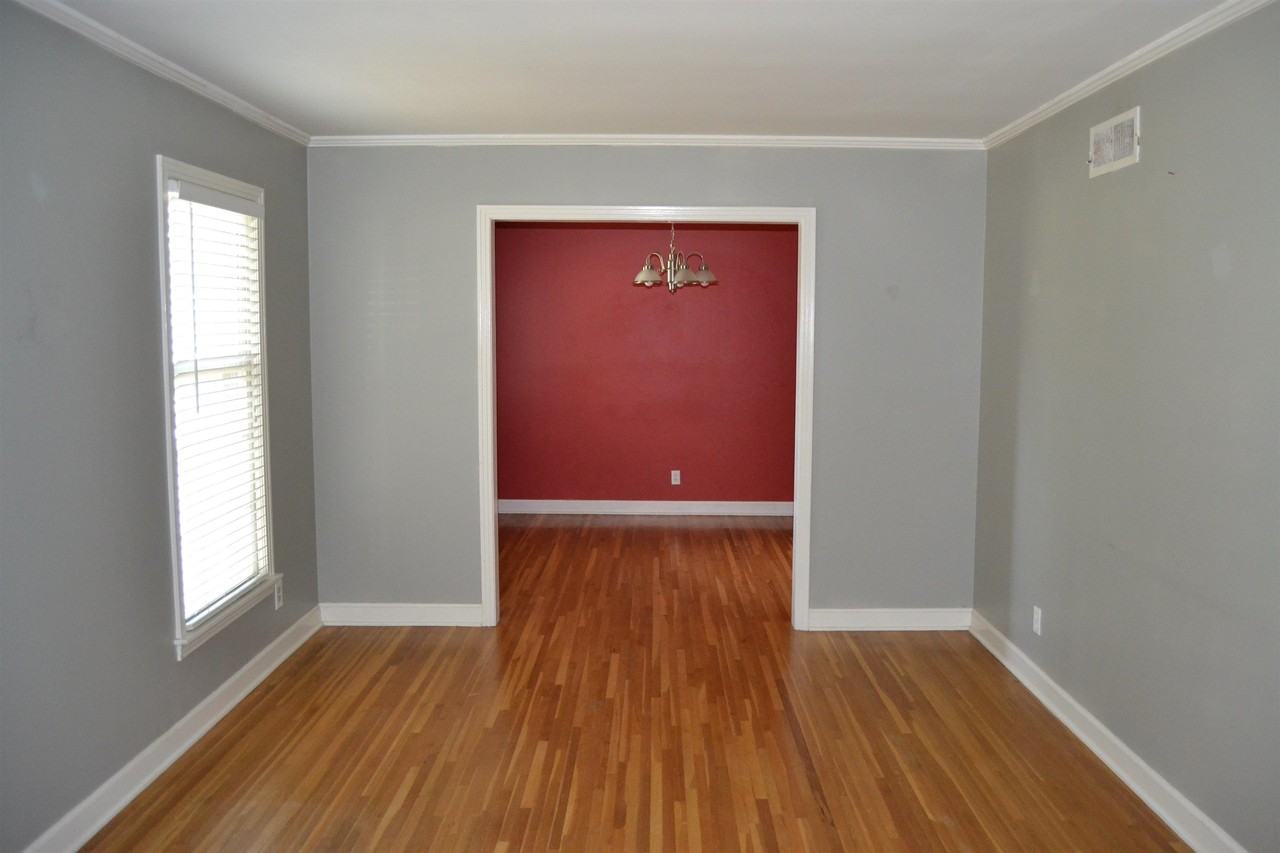 1606 Sterling Dr - Photo 2 of 14