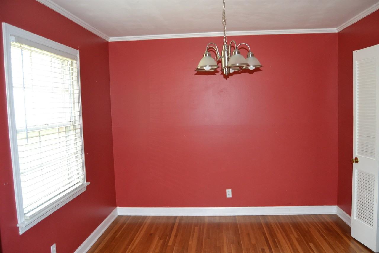 1606 Sterling Dr - Photo 3 of 14