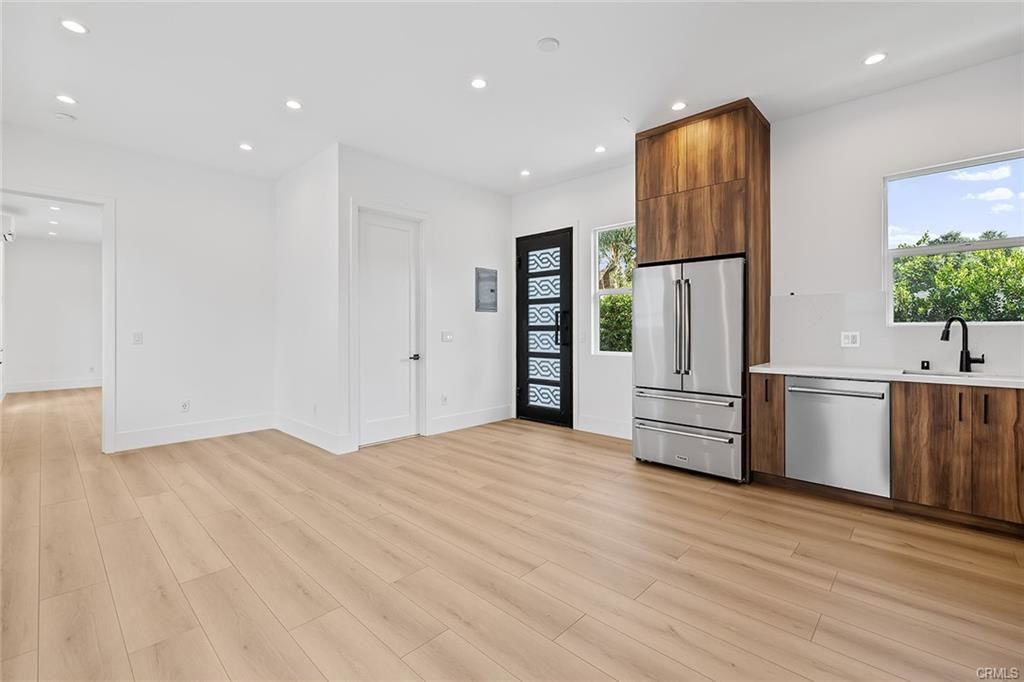 17175 Rayen St - Photo 5 of 8