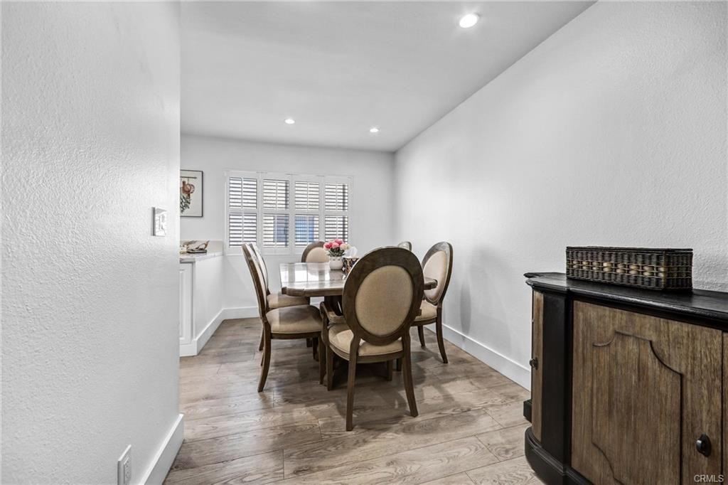 9552 Via Venezia - Photo 3 of 8