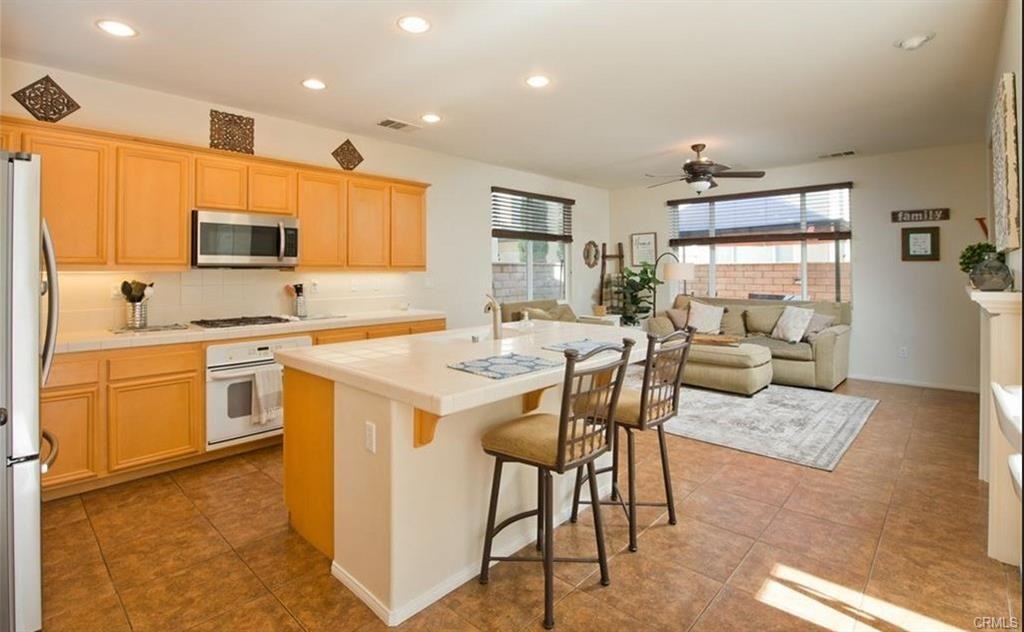 23820 Via Campana - Photo 3 of 8