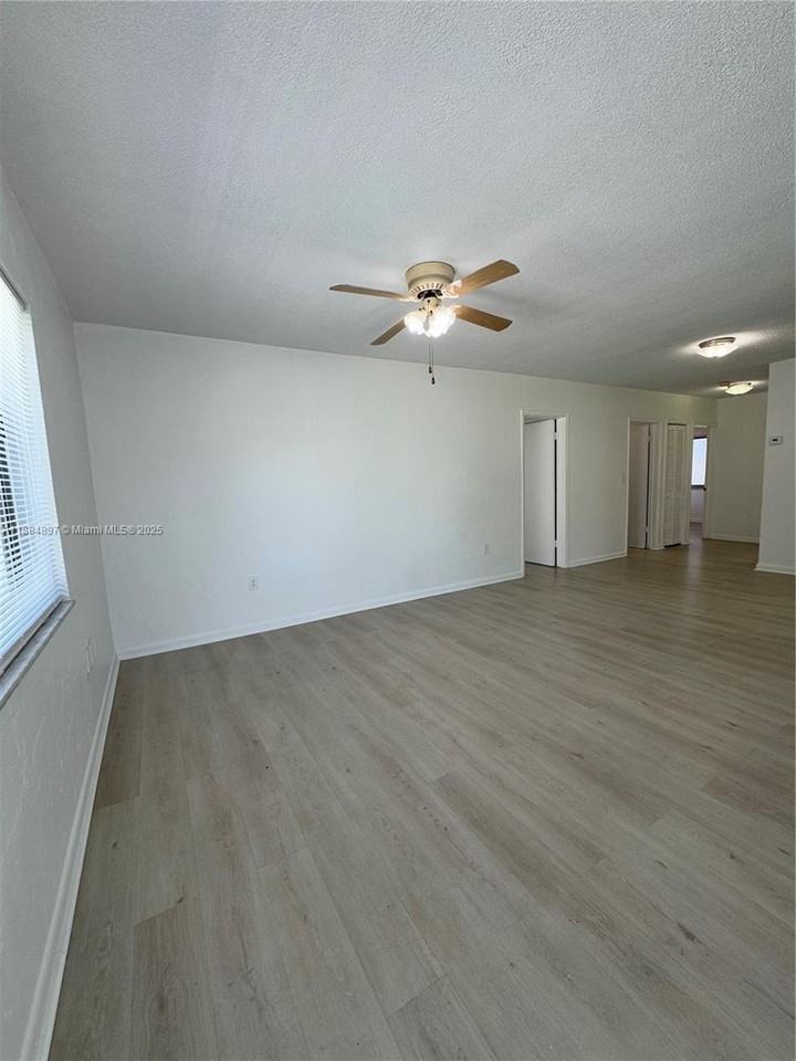 3633 Southwest 5th Terrace #1 - Photo 3 of 8