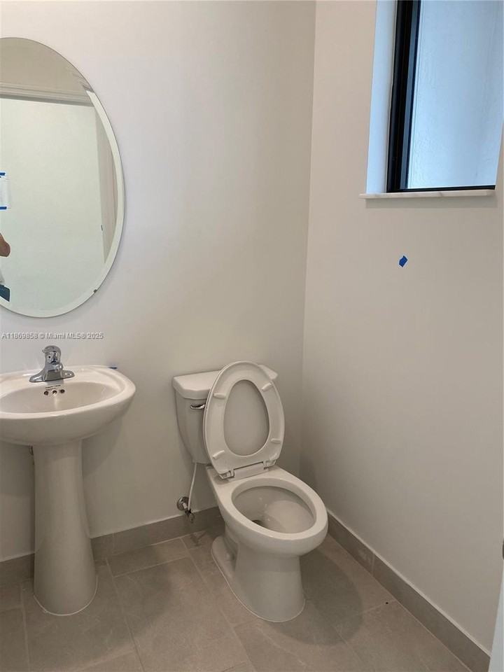 350 Northeast 208th Terrace - Photo 3 of 9