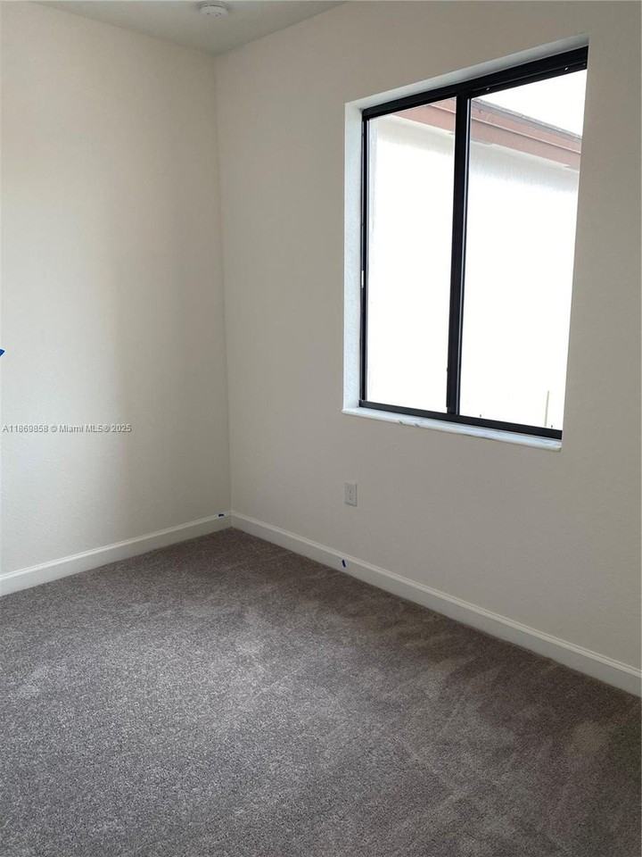 350 Northeast 208th Terrace - Photo 4 of 9