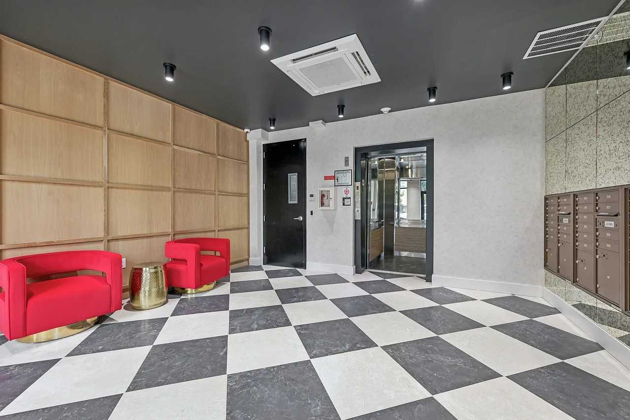 289 Halsey Street - Photo 7 of 24