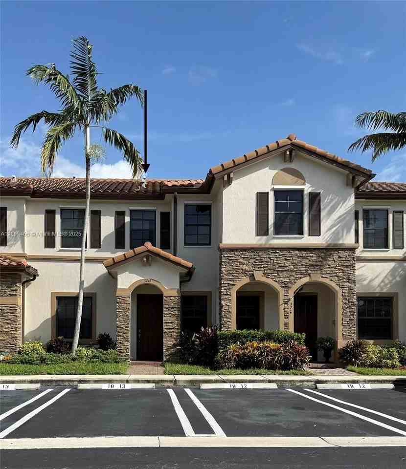 3219 Southeast 5th Court