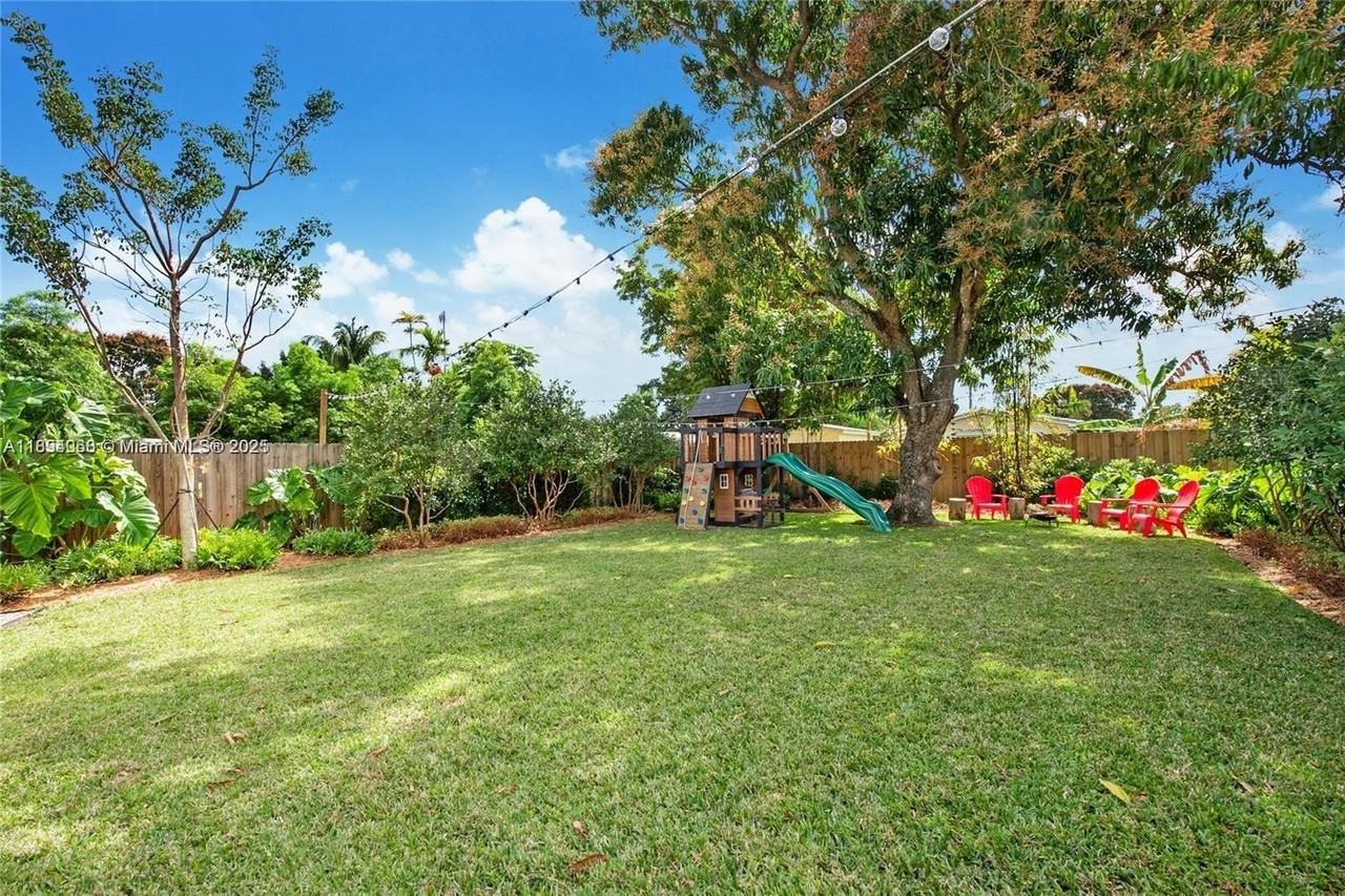 6560 Sw 26th St - Photo 3 of 12