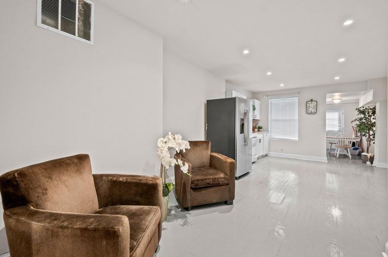 E Oliver St - Photo 4 of 11