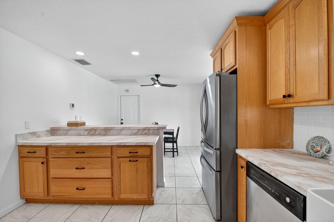 40th St - Photo 3 of 40