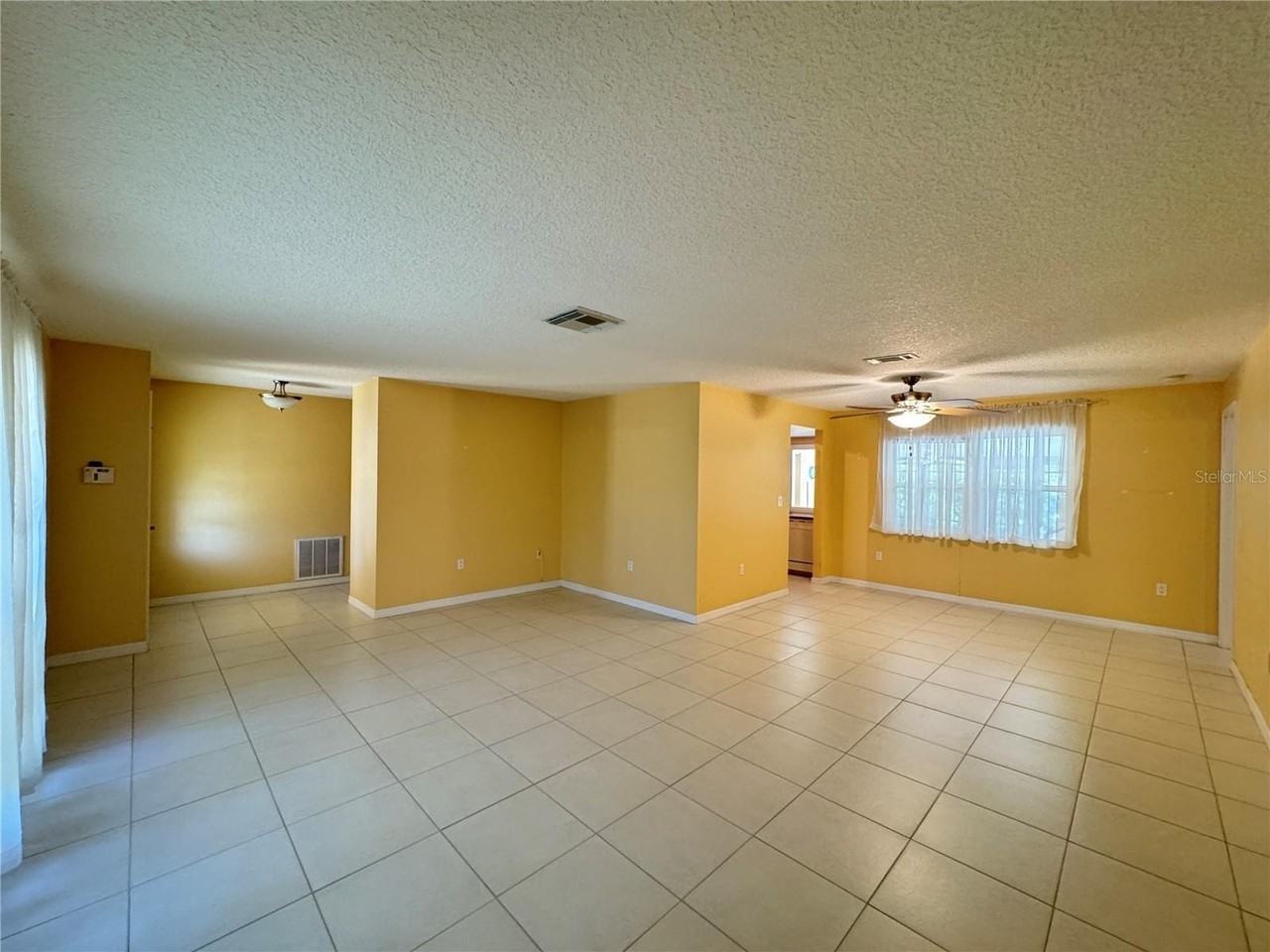 1330 Sunset Ct - Photo 4 of 25
