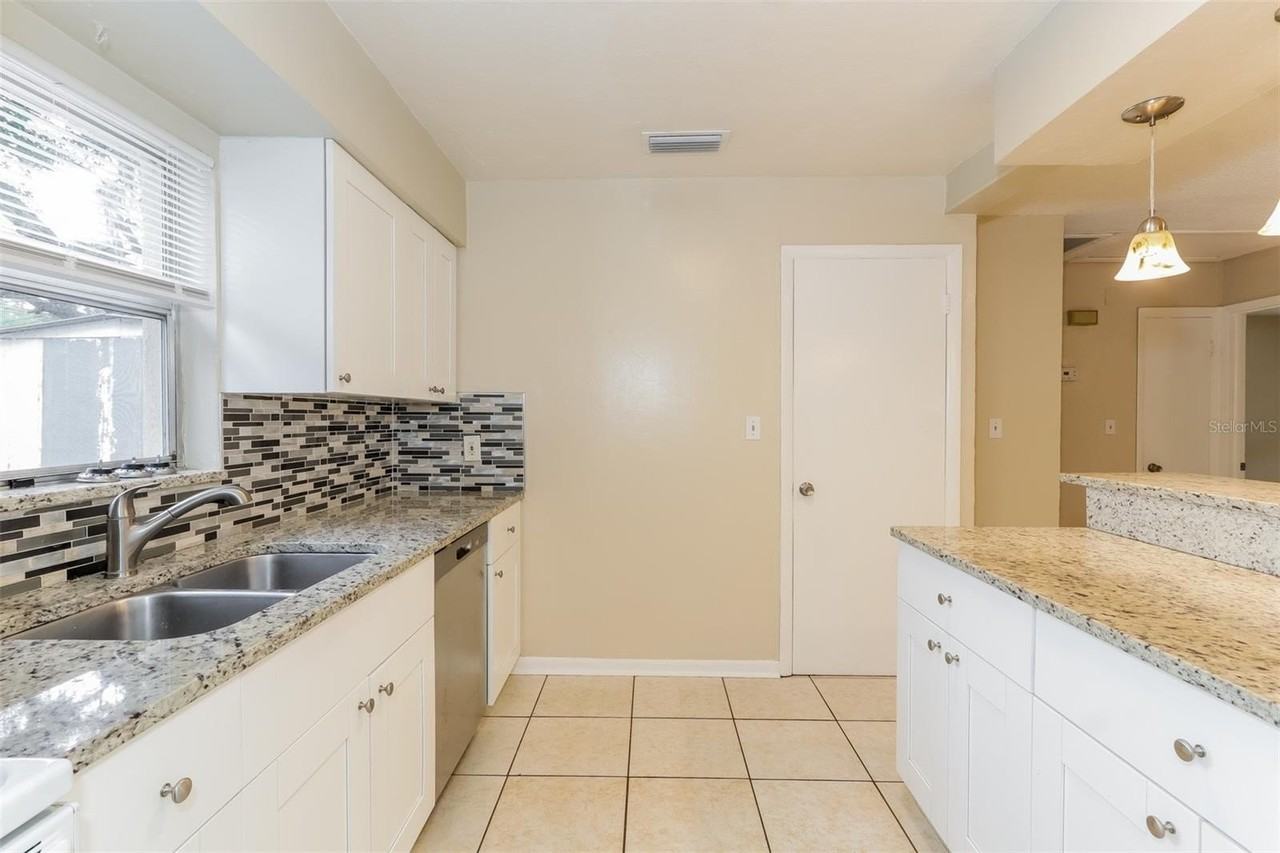 1283 Palm St #B - Photo 7 of 14