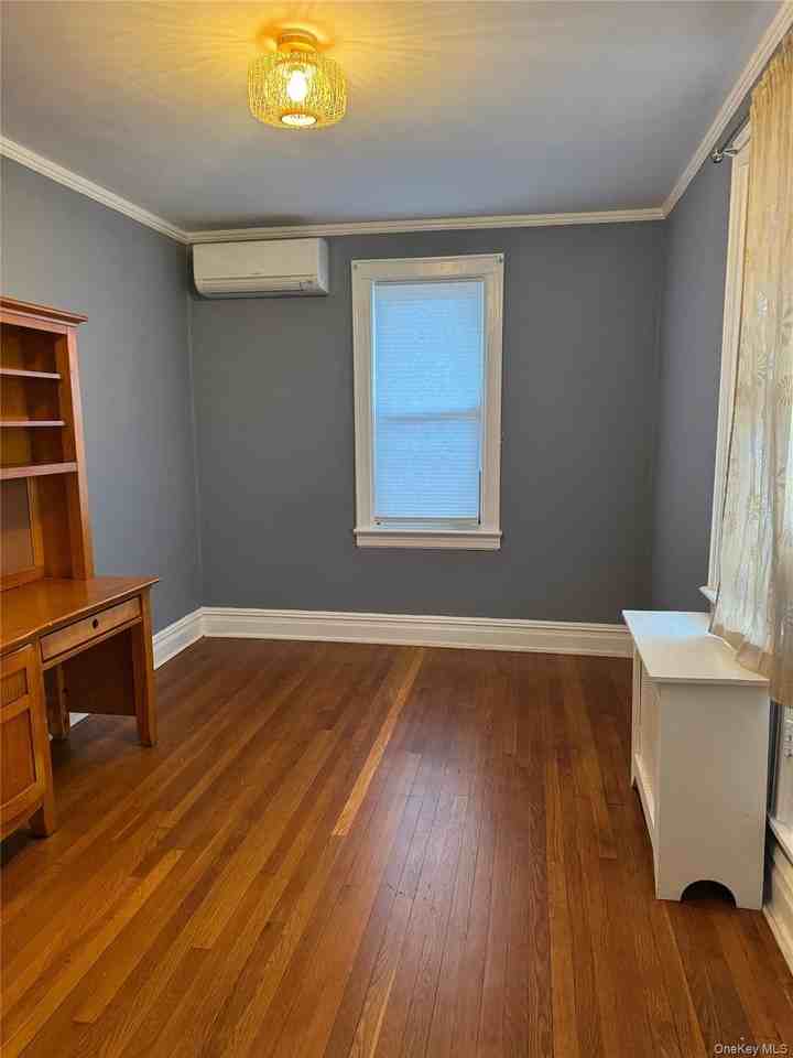 94 Hyatt Ave - Photo 5 of 18