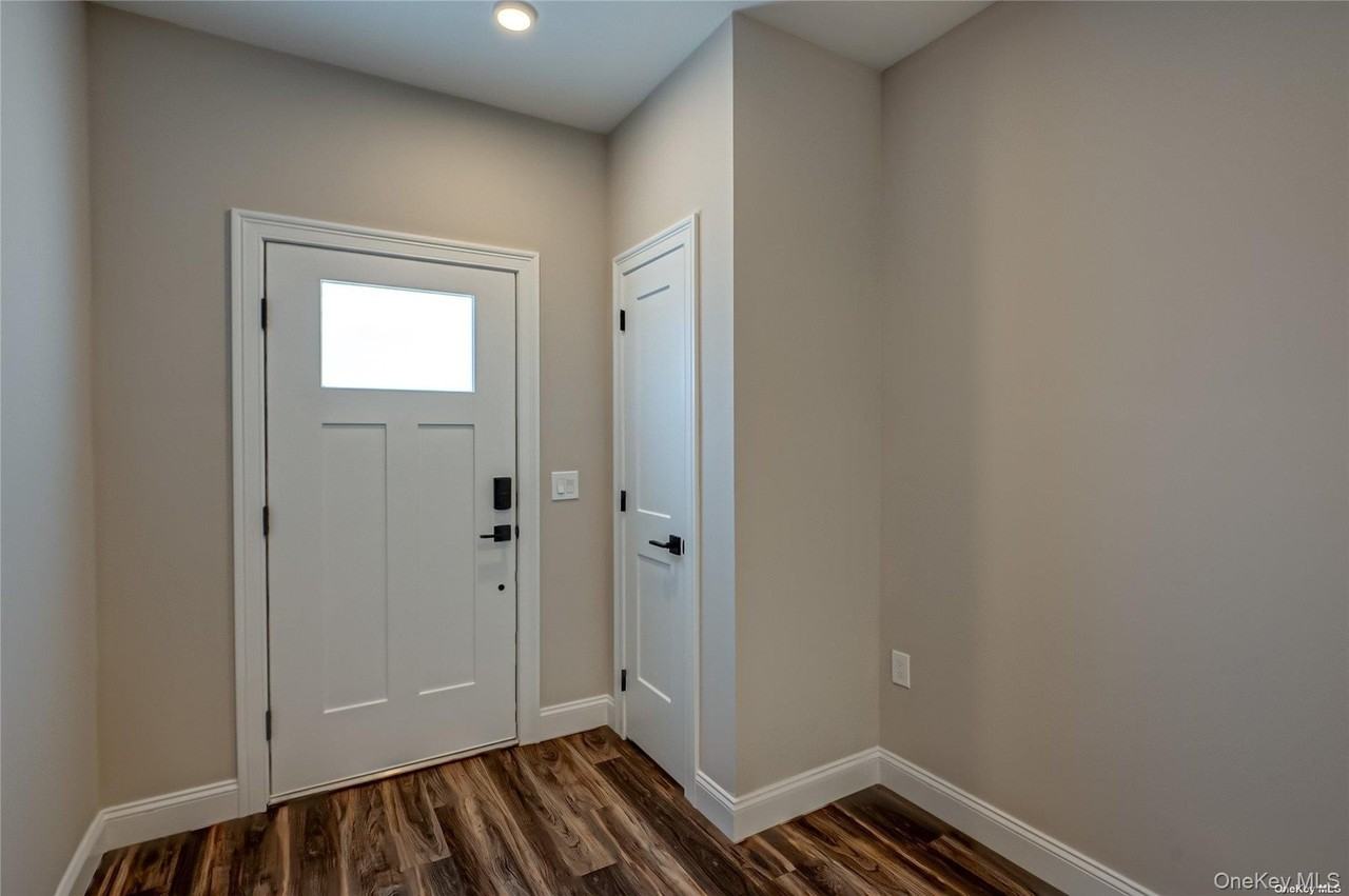 1 Conklin St #106 - Photo 3 of 35