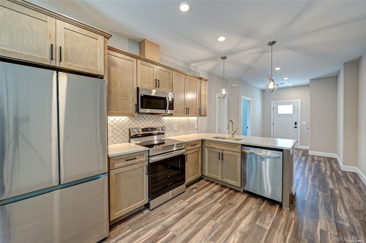 1 Conklin St #106 - Photo 4 of 35