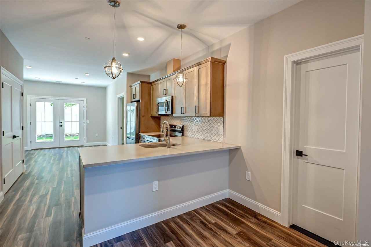 1 Conklin St #106 - Photo 5 of 35