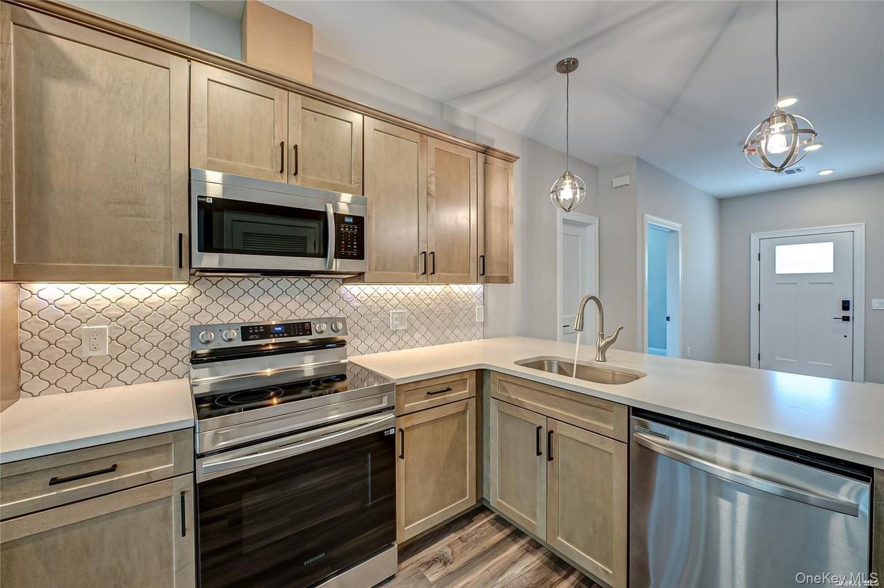 1 Conklin St #106 - Photo 7 of 35