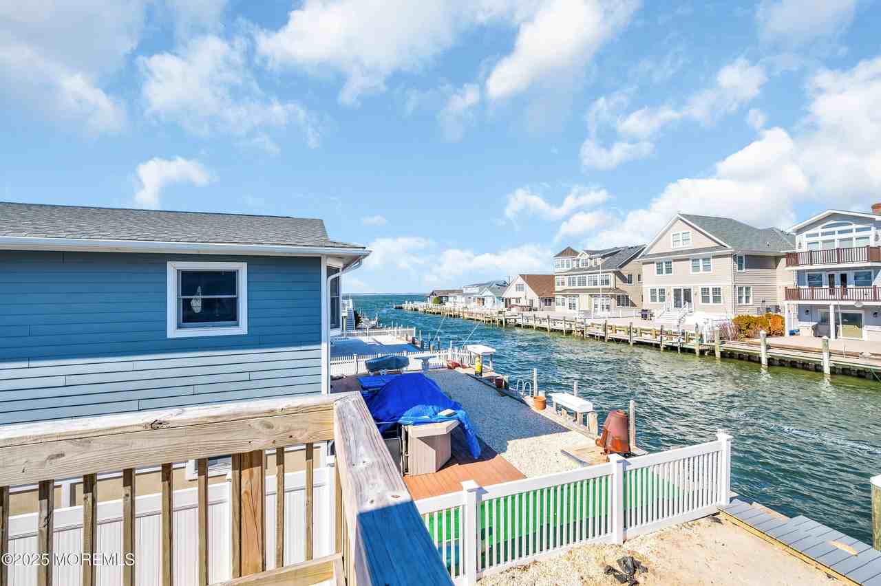 254 Ocean Bay Blvd - Photo 3 of 26