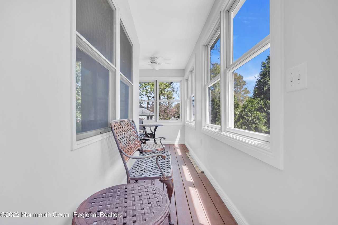 1205 Roseld Ave - Photo 4 of 30