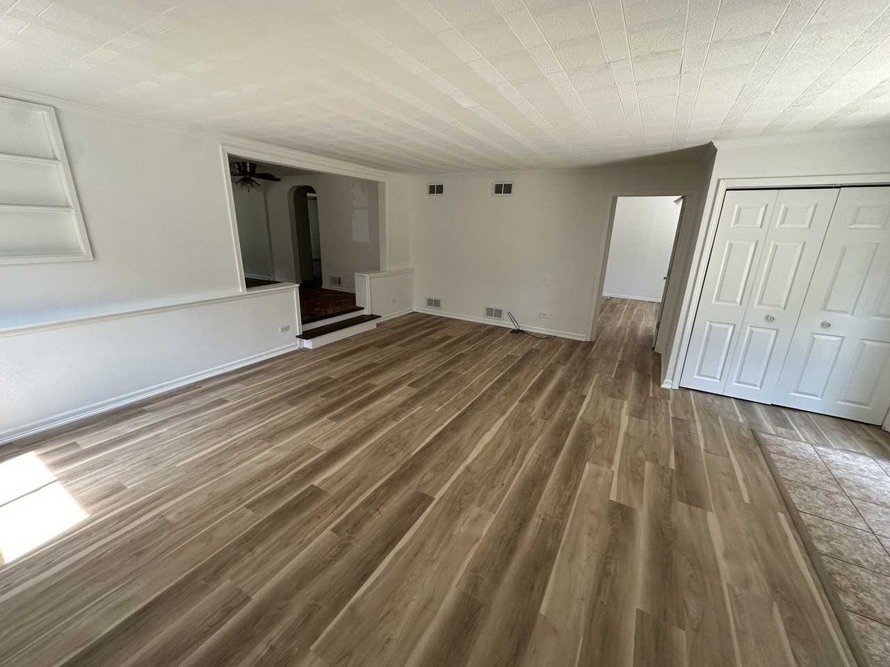 40541 N Il Route 83 - Photo 3 of 14