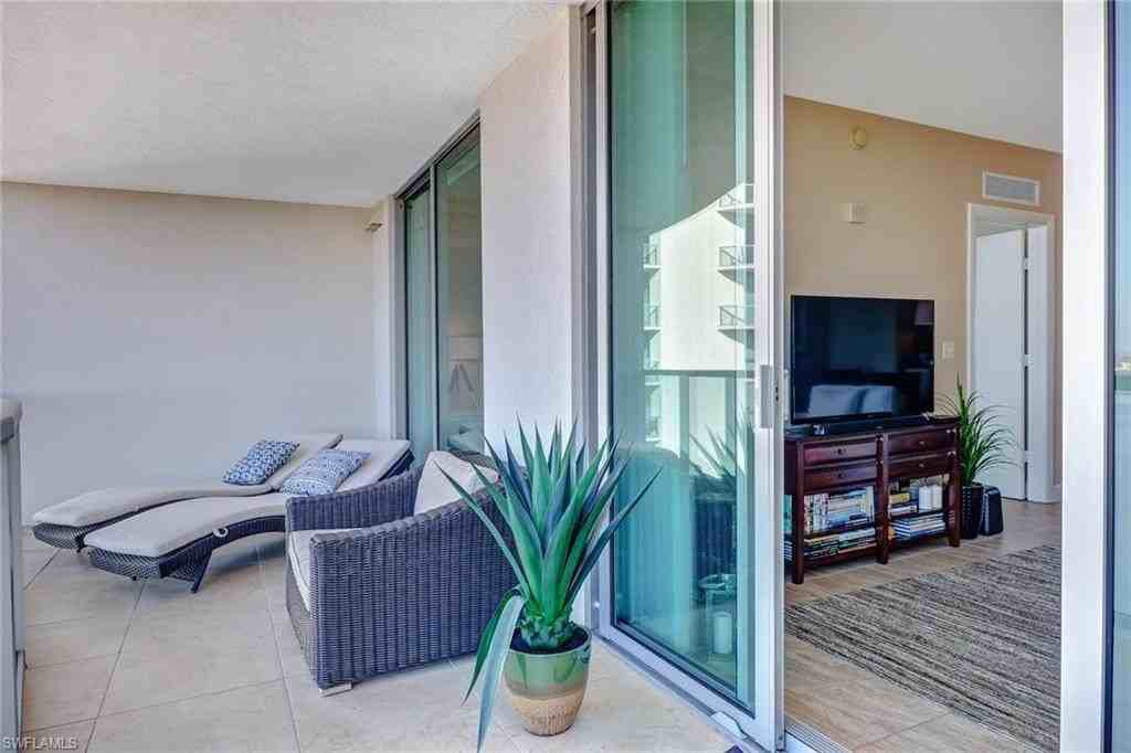 3000 Oasis Grand Blvd #3006 - Photo 5 of 31