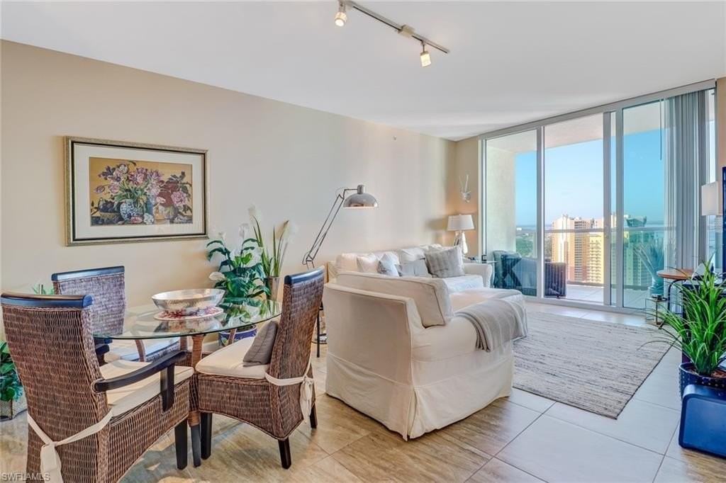 3000 Oasis Grand Blvd #3006 - Photo 6 of 31