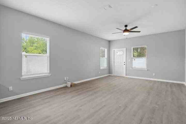 3229 Lenox Ave - Photo 7 of 22